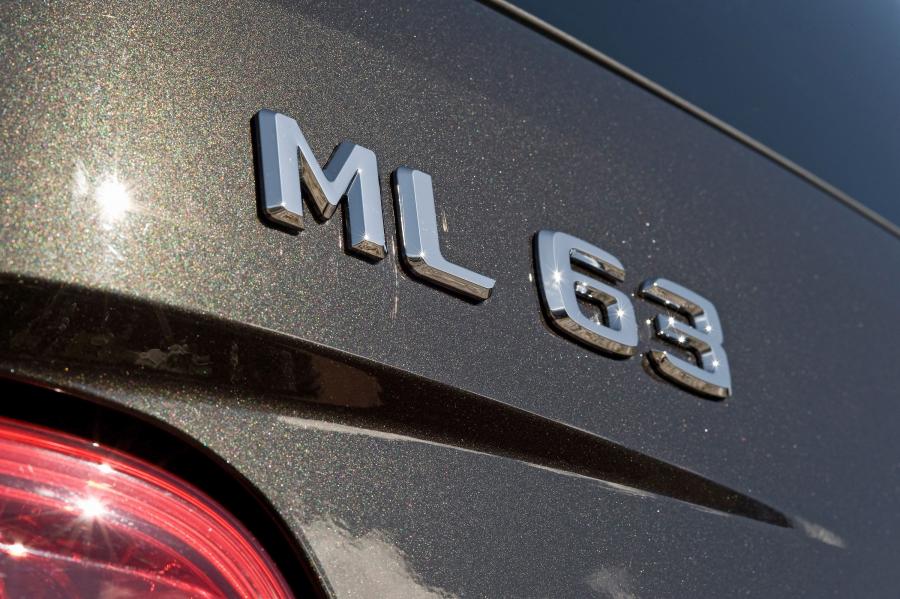  Mercedes-Benz ML63 AMG Performance Studio 2009 года  (фото 8 из 37)